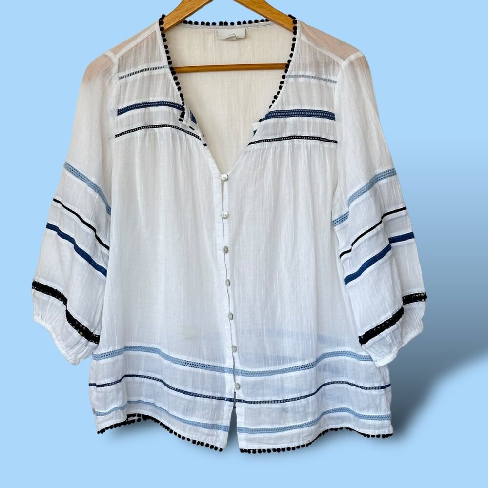 J.Jill White Peasant Blouse Size M 100% Cotton Blue Crochet Detail Boho Beach - Picture 1 of 12